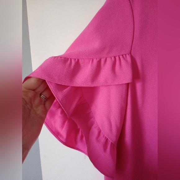 Elegant Pink Ruffle Sleeve Dress Size Medium - Picture 2 of 12